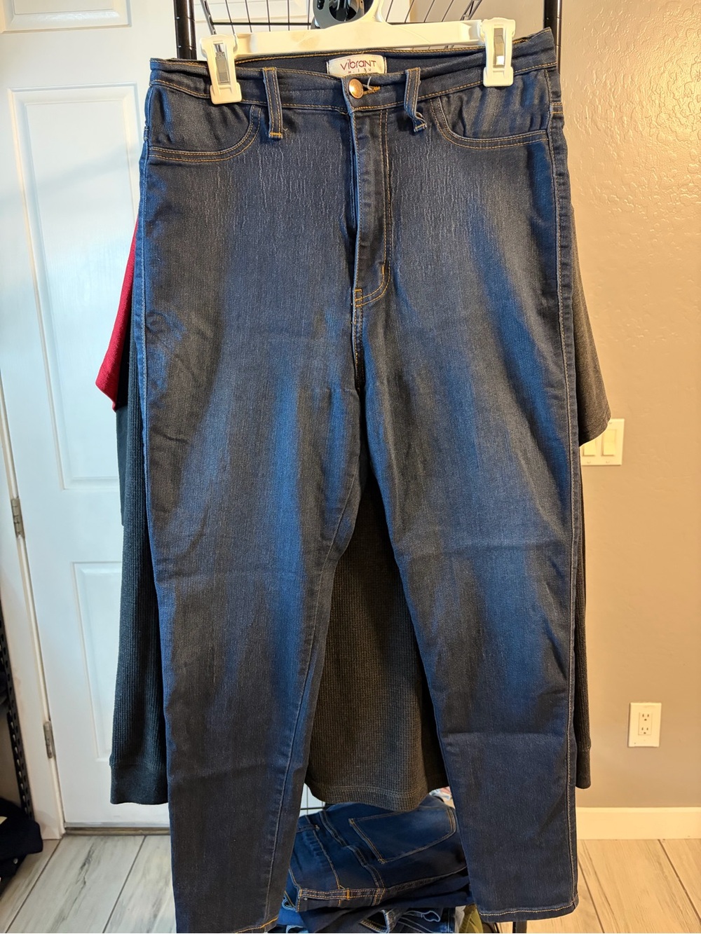 Vibrant Women's Dark Blue Slim Straight Jeans